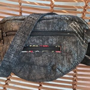 Sac banane Coquelicot noir brillant